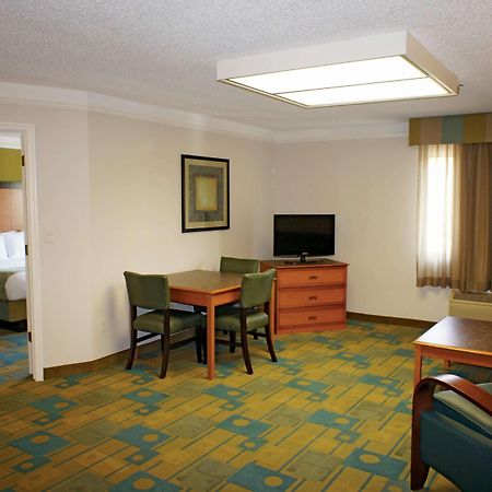 La Quinta By Wyndham St. Pete-Clearwater Airport Hotel Ngoại thất bức ảnh