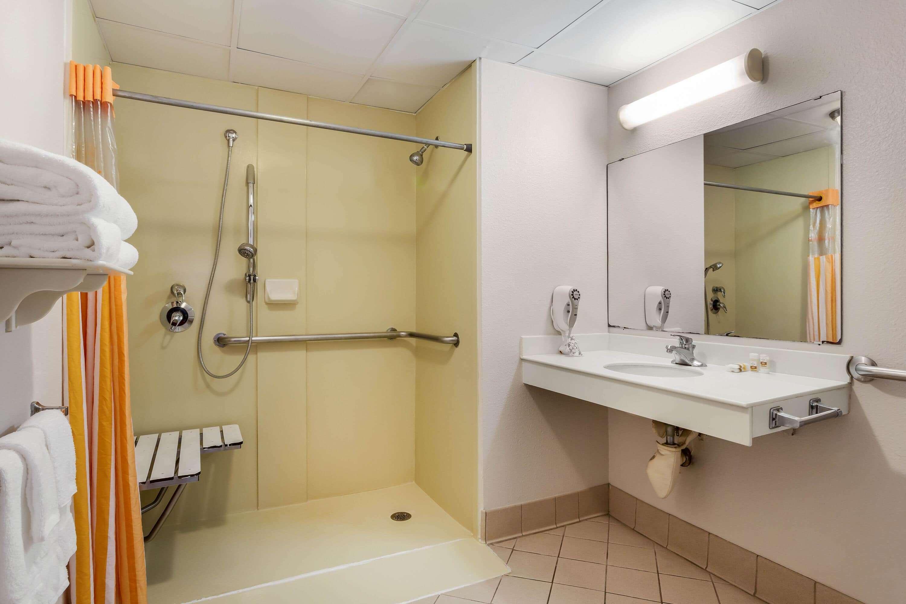 La Quinta By Wyndham St. Pete-Clearwater Airport Hotel Ngoại thất bức ảnh