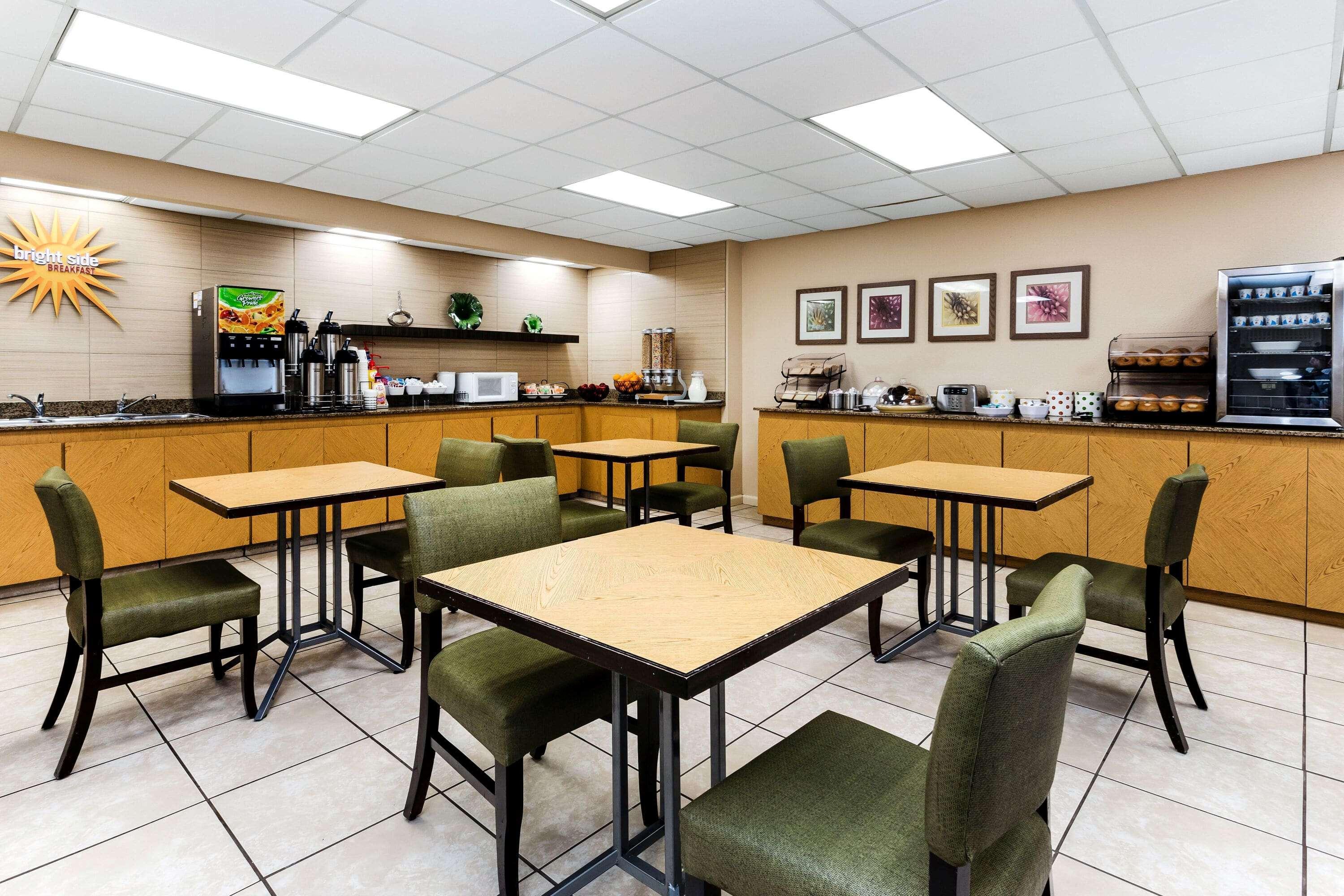 La Quinta By Wyndham St. Pete-Clearwater Airport Hotel Ngoại thất bức ảnh
